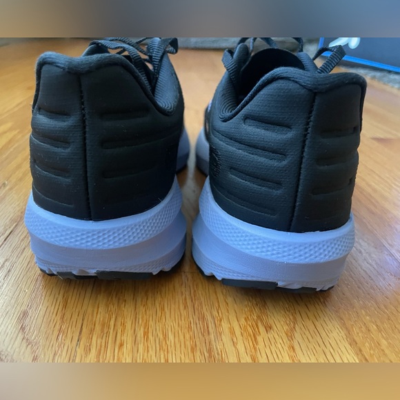 Brooks Launch 9 Black Running Shoes - Picture 4 of 12